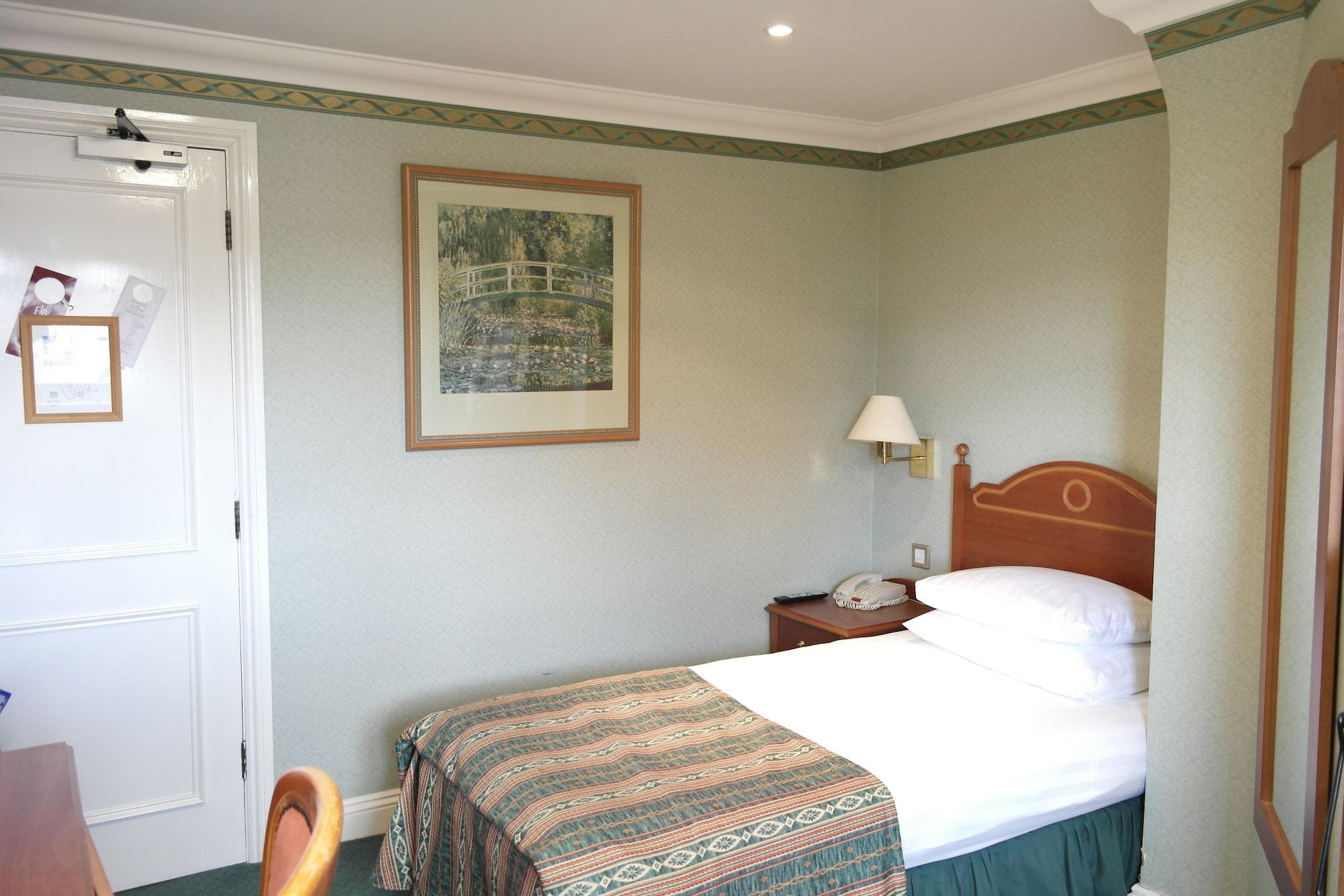 בורנמות' Chine Hotel מראה חיצוני תמונה